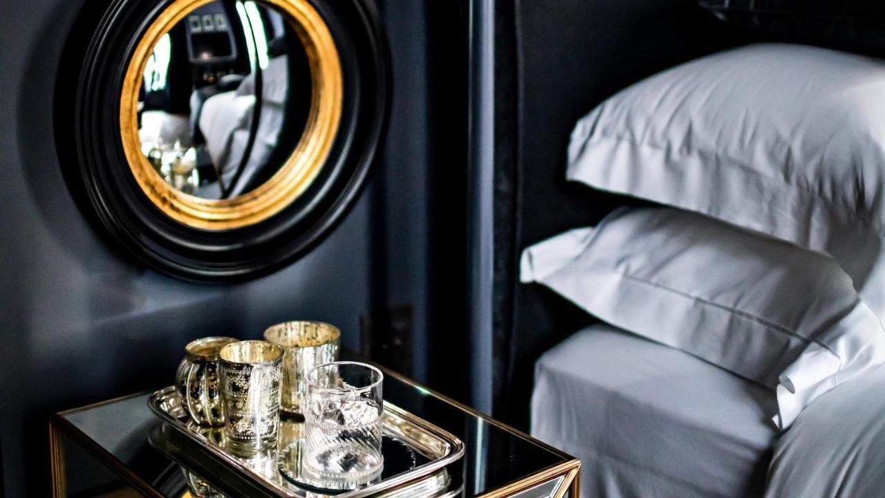 Monsieur George Hotel & Spa - Champs-Elysees Παρίσι Εξωτερικό φωτογραφία A suite at the hotel