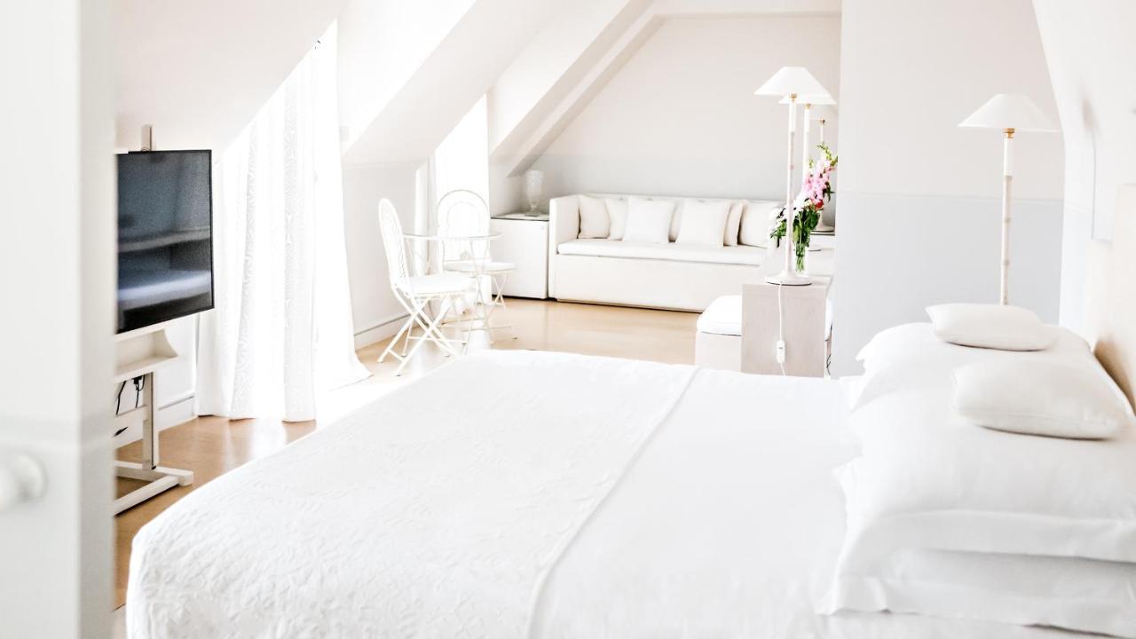 Monsieur George Hotel & Spa - Champs-Elysees Παρίσι Εξωτερικό φωτογραφία A room at the hotel
