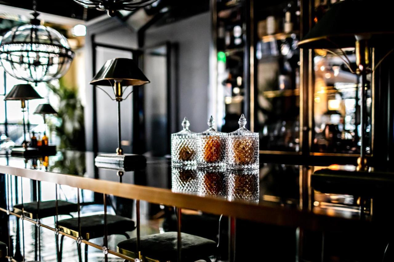 Monsieur George Hotel & Spa - Champs-Elysees Παρίσι Εξωτερικό φωτογραφία The bar at the 1900