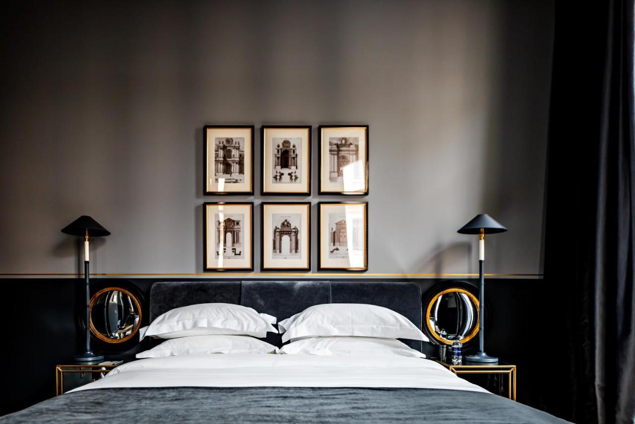 Monsieur George Hotel & Spa - Champs-Elysees Παρίσι Εξωτερικό φωτογραφία A bedroom at the Hotel de Matignon